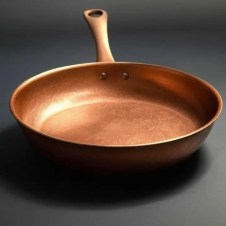 Limited edition kookgerei gecreëerd in samenwerking met een chef, gepresenteerd tegen een contrastrijke achtergrond.